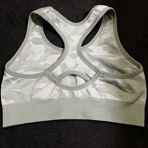Puma sports bra light green Camo